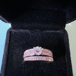 18K White Gold Plated Ring with Zirconia